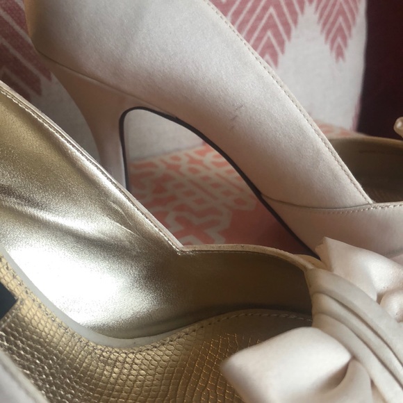 Classic Satin Peep Toe Ivory Bridal Pumps - Picture 6 of 8